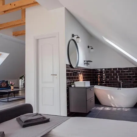 Apartment Style *