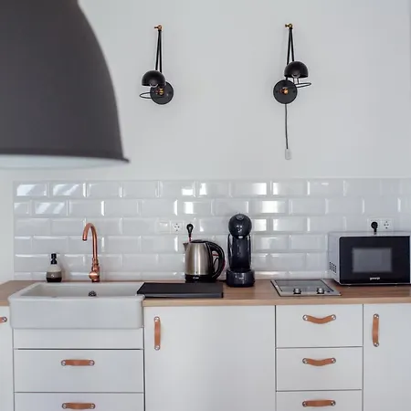 Apartment Style *