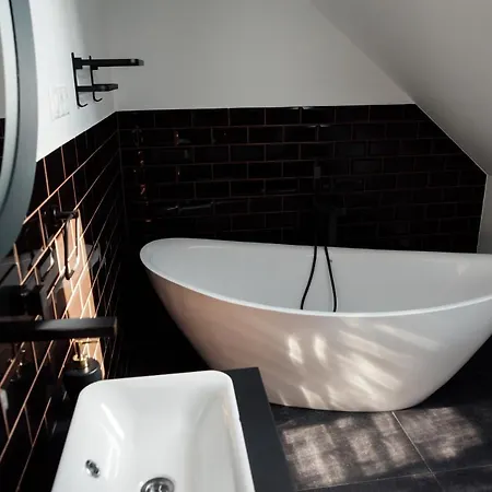 Apartment Style *