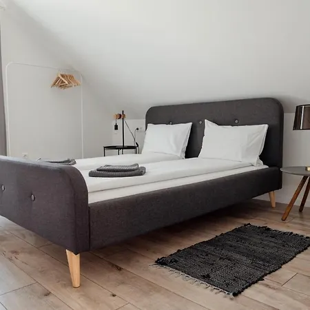 Apartment Style *